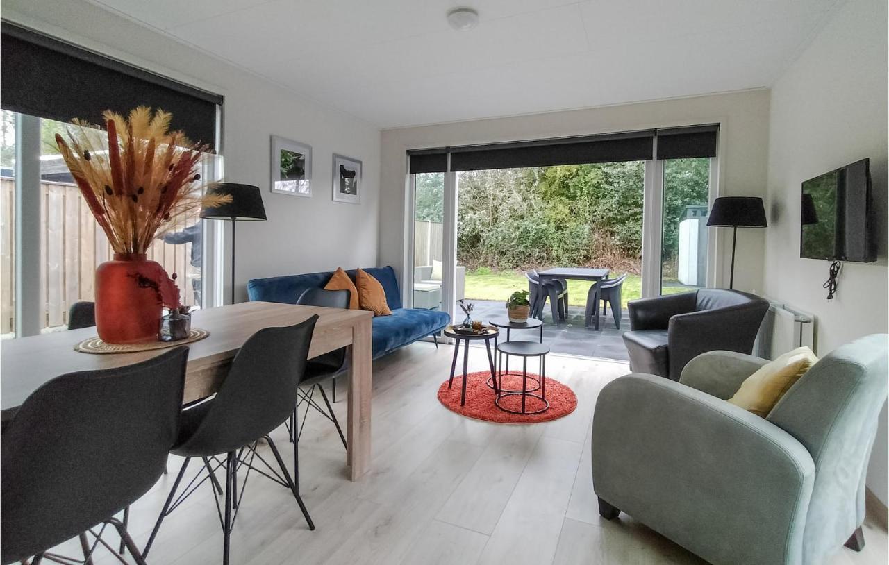 2 Bedroom Awesome Home In Heinkenszand Екстериор снимка