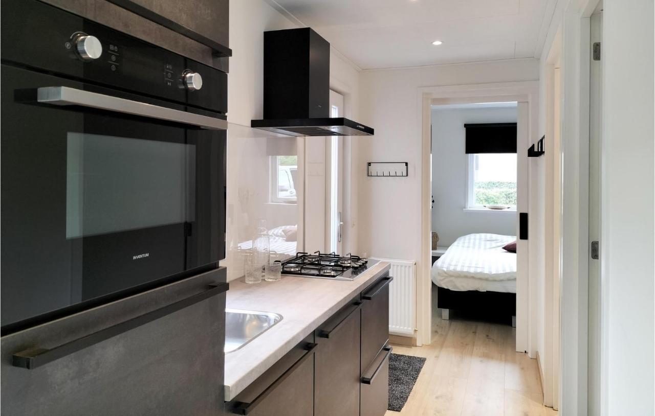 2 Bedroom Awesome Home In Heinkenszand Екстериор снимка